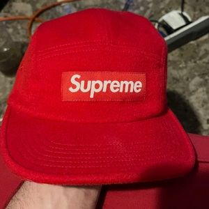 Supreme strap back 100% authentic red
